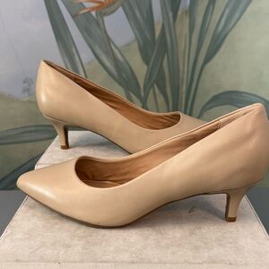 Easy Spirit tan leather size 11 Beige Pointed-Toe Kitten Heel Pumps NWOT